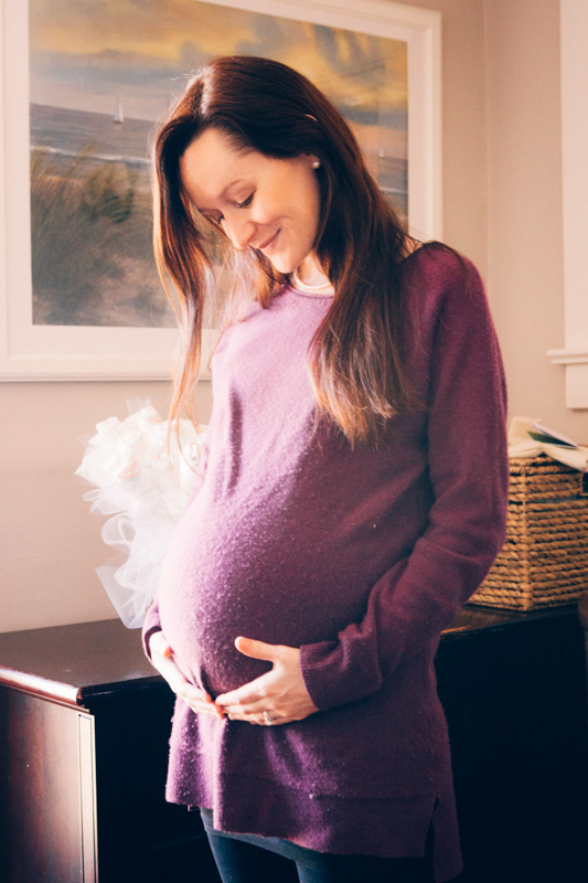 example of skigen photography maternity shoot in a home setting